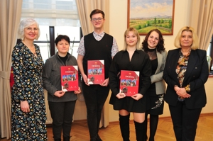 Przyznano stypendia Prezydent Miasta Świdnicy w dziedzinie kultury.jpg